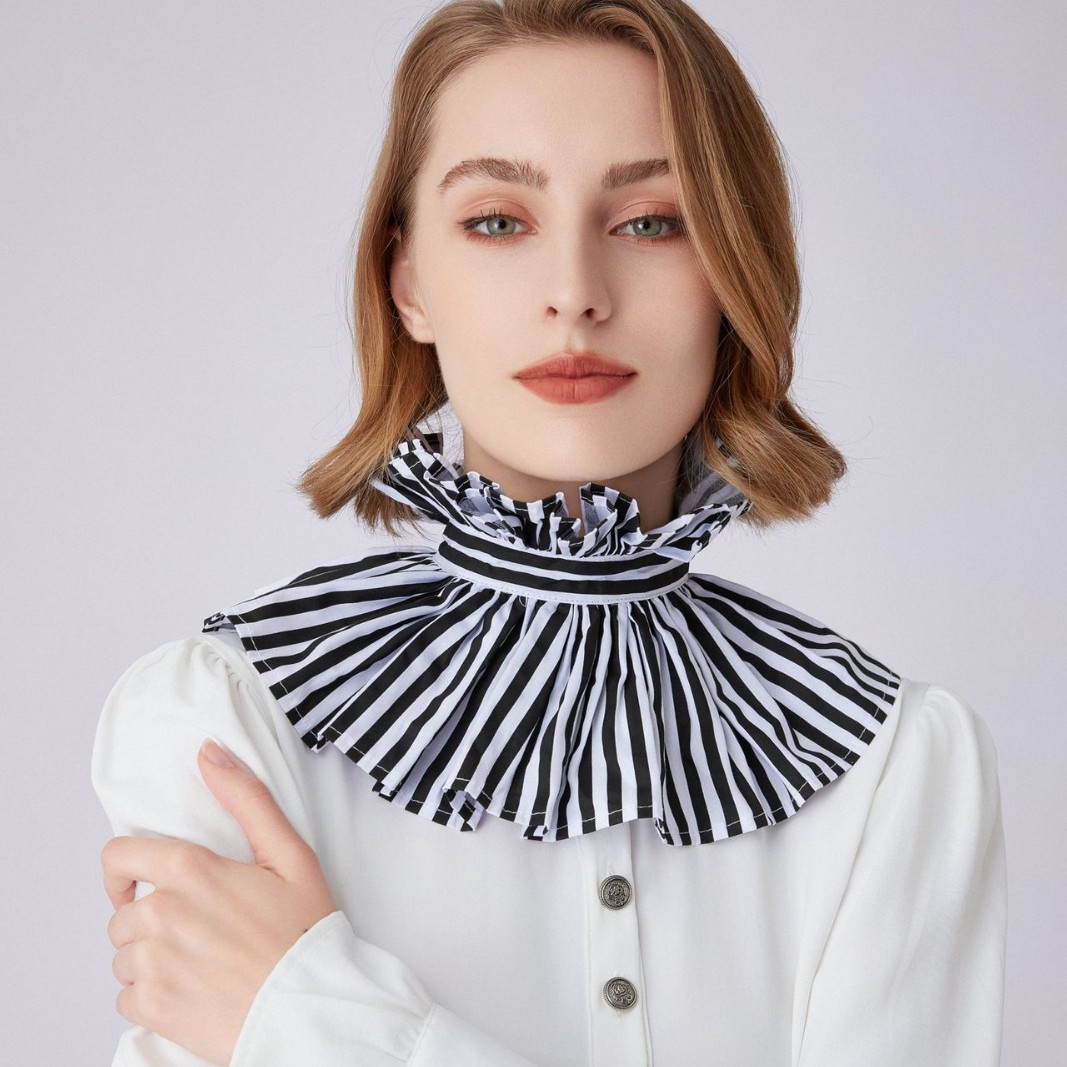 フレンチスタイル、黒と白のストライプ柄、ハイネック、つけ襟、 - Dolls のレビューと価格
